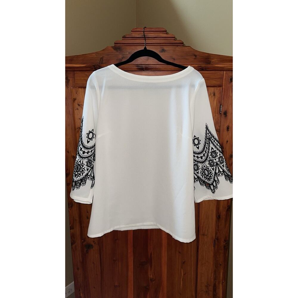 Bob Mackie Embroidered Lace Cut Out Bell Sleeve Pullover Top Size M White NWOT